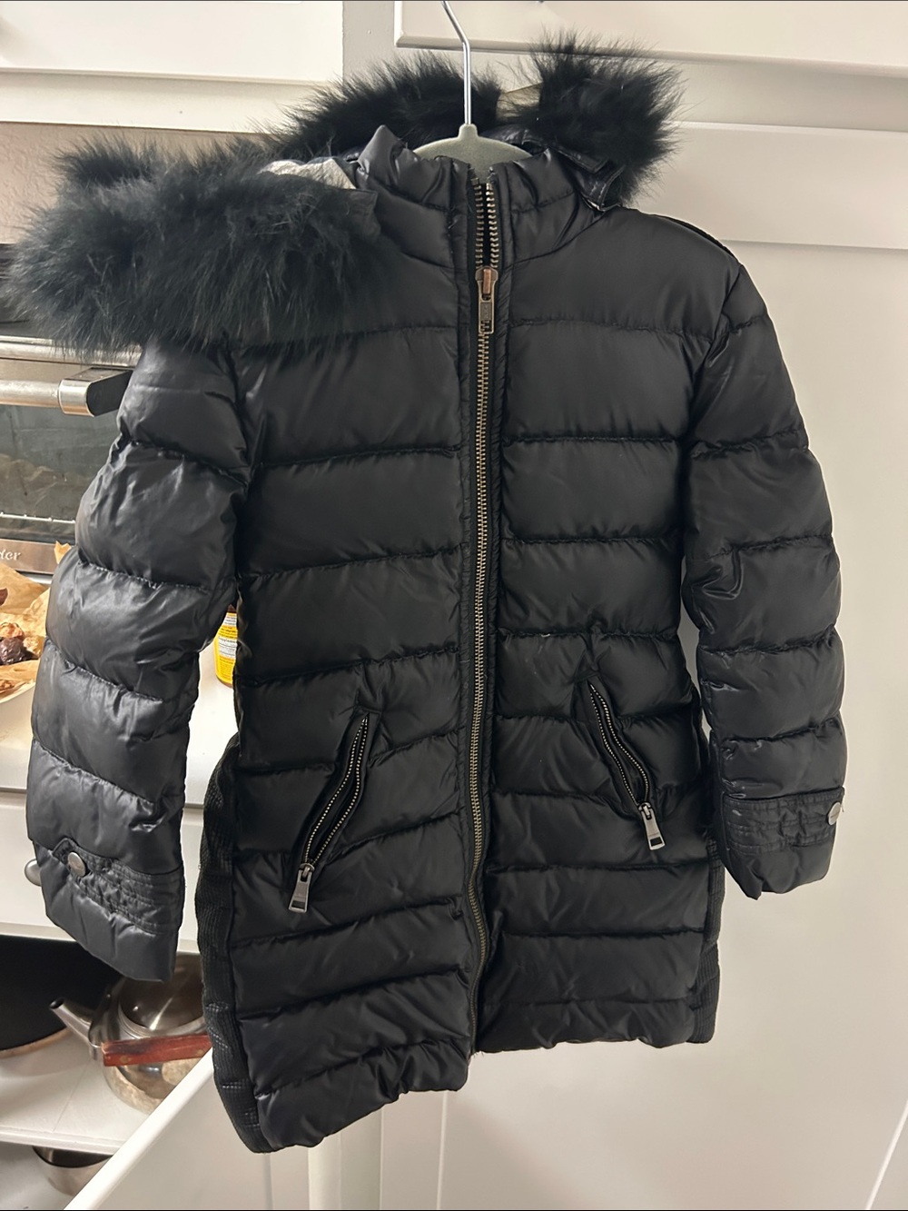 Burberry Black Quilted Kids Puffer Coat with Fox Fur  100% Hood
Good condition
